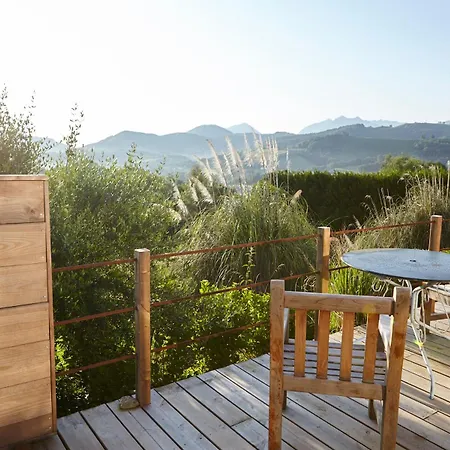 Bed and Breakfast Domaine Aari Ona 4*