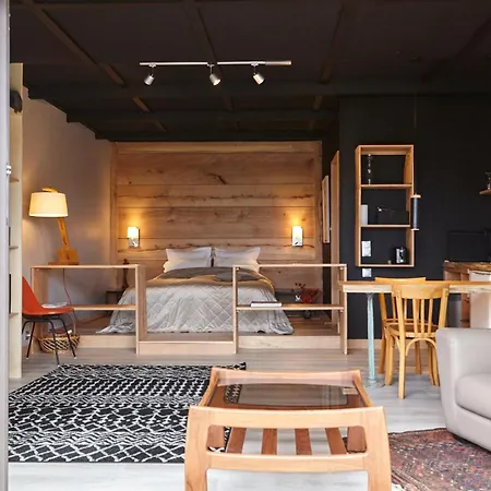 Domaine Aari Ona Bed and Breakfast 4*