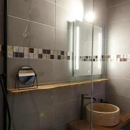 Bed and Breakfast Domaine Aari Ona 4*