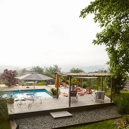 Domaine Aari Ona Bed and Breakfast Aramits