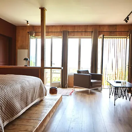 Bed and Breakfast Domaine Aari Ona 4*