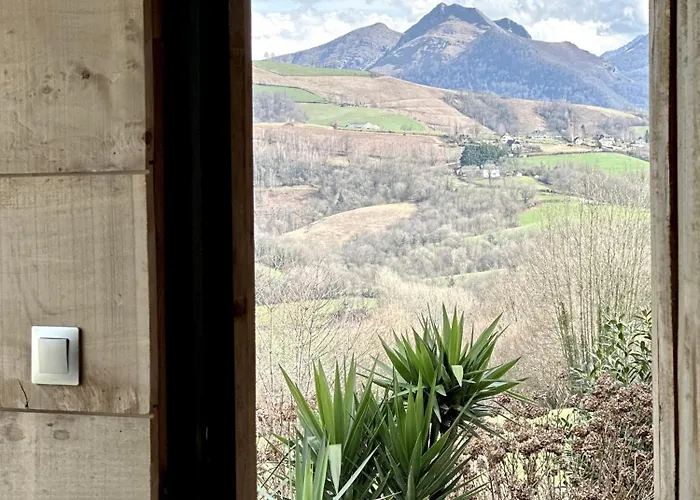 Domaine Aari Ona Aramits